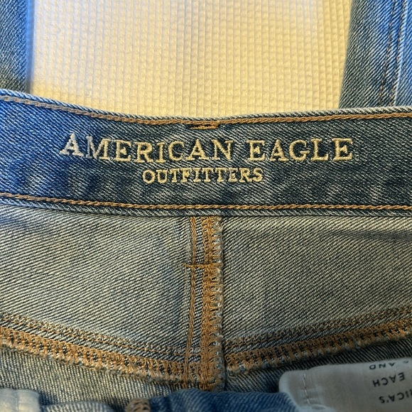 American Eagle Mom Distressed Ripped Jeans size 2 Regular - Picture 6 of 13